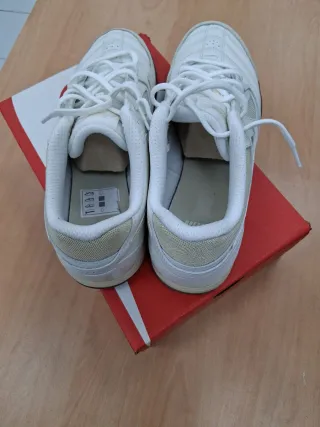 Zapatillas Nike Talla 44 Blancas y Beige