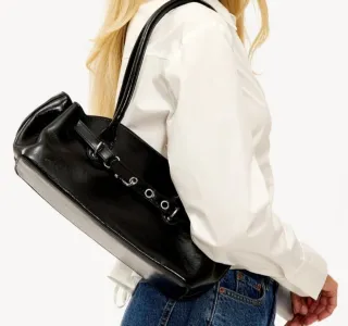 Bolso negro símil piel