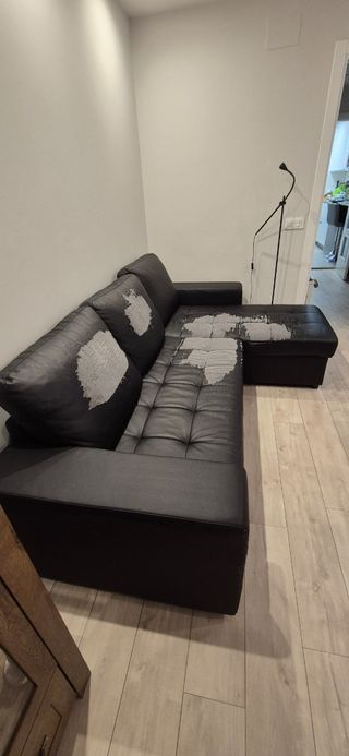 Sofá cama con chaise long negro. Precio rebajado