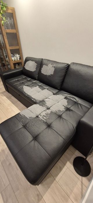 Sofá cama con chaise long negro. Precio rebajado