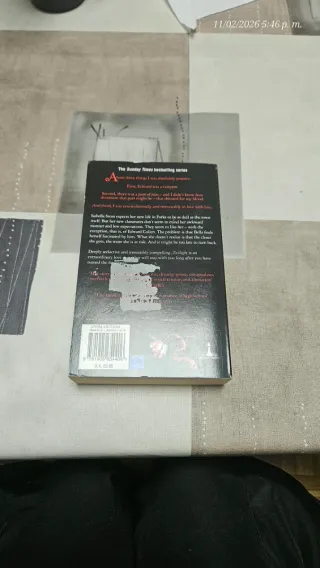 Crepúsculo primer libro en inglés