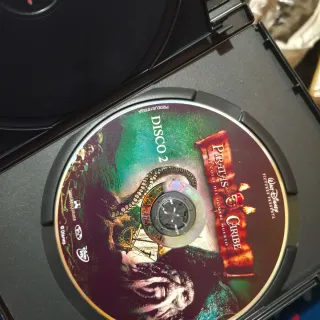 DVD Piratas del Caribe: El Cofre del Hombre Muerto