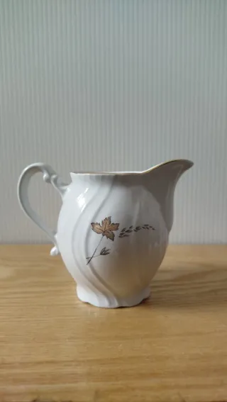 Lattiera Tognana in porcellana decorata