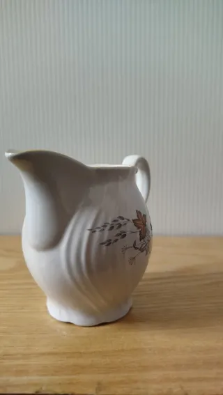 Lattiera Tognana in porcellana decorata