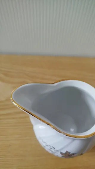 Lattiera Tognana in porcellana decorata