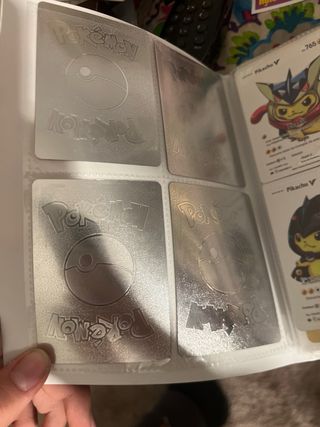 Cartas Pokémon Doradas y Plateadas