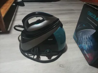 Plancha de vapor Cecotec sin usar (Fast&furius)