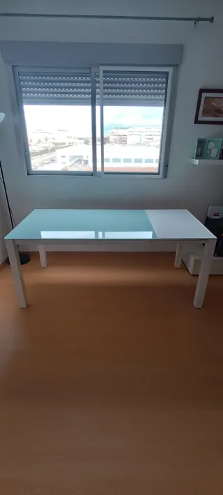 Mesa de comedor cristal y madera