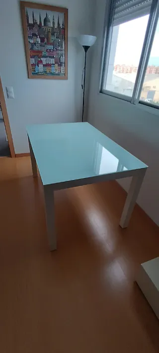 Mesa de comedor cristal y madera