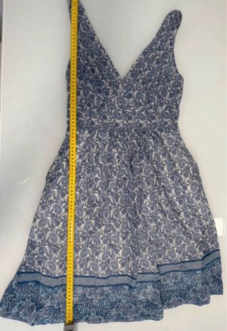 Vestido de tirante de Zara. Talla M