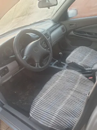 Nissan Almera 2002