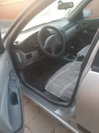 Nissan Almera 2002