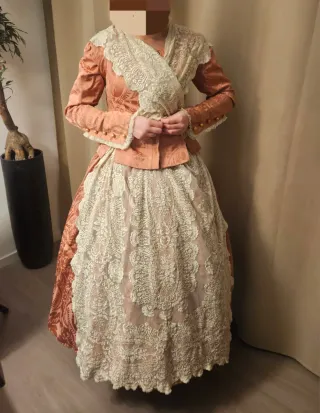 Traje Fallera s/m con mangas intercambiables