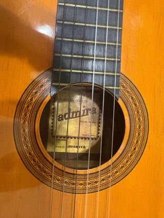 Funda para guitarra Summer y guitarra admira