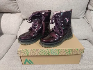 Botas niña moradas charol de la marca Pablosky