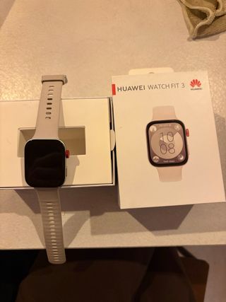Huawei Watch Fit 3 Beige/Rojo en perfecto estado