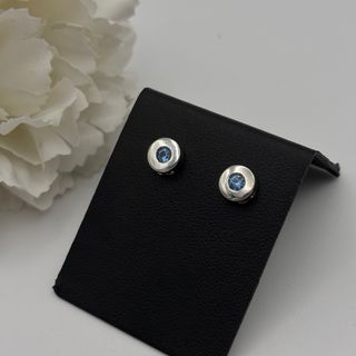 Pendientes de oro 18kt con gema azul