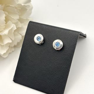 Pendientes de oro 18kt con gema azul