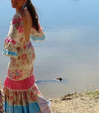 Traje de flamenca estampado floral.