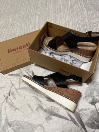 Sandalias Fiorentini Cuña Negra Marrón
