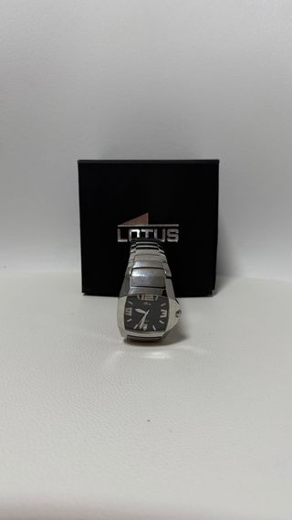Reloj Lotus Negro y Plateado