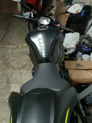 Kawasaki Z900 Negra y Verde