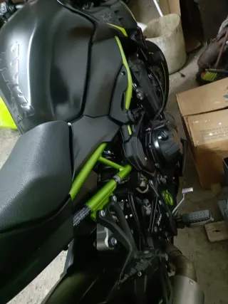 Kawasaki Z900 Negra y Verde