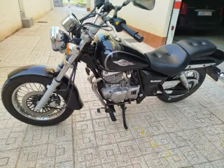 Suzuki Marauder 250 Negra