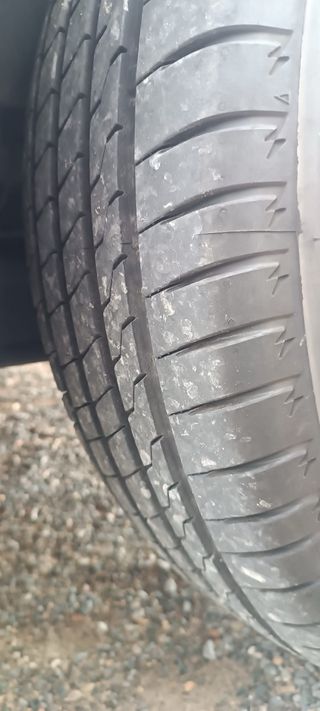 Juego de llantas + Neumáticos Firestone 215/70R16
