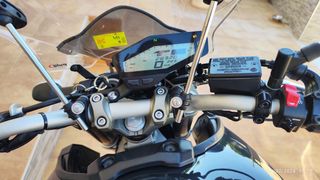 Yamaha MT-09 Negra con Baúl