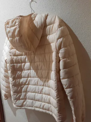 Cazadora Pull&Bear Beige con Capucha