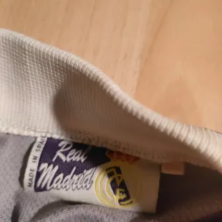 Camiseta y pantalón corto Real Madrid Kelme 1997-9