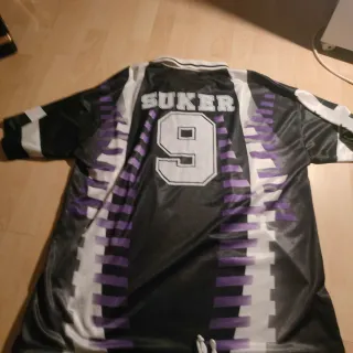 Camiseta y pantalón corto Real Madrid Kelme 1997-9