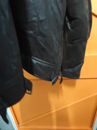 Cazadora imitación cuero con borrego