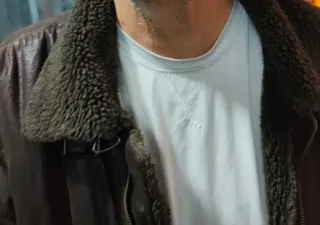 Cazadora imitación cuero con borrego