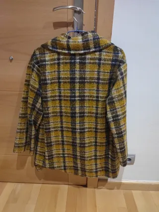 Abrigo Etiem cuadros amarillo sin estrenar
