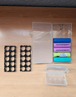 Pilas 18650 con caja y soportes