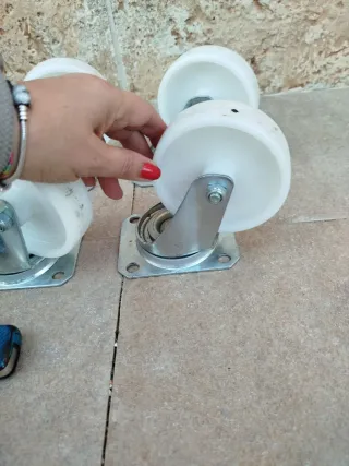 Ruedas Industriales Blancas (6 unidades)