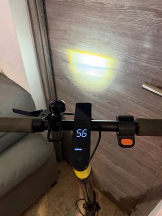 Patinete eléctrico negro