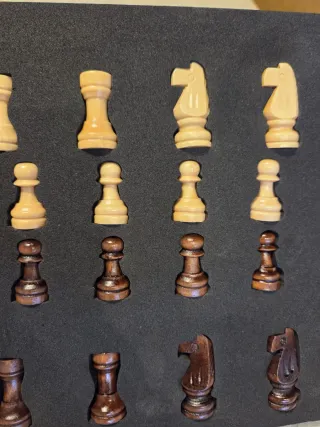 Juego de mesa ajedrez de madera