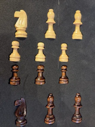 Juego de mesa ajedrez de madera