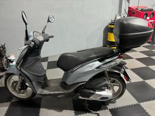 Piaggio Liberty 125 Plata