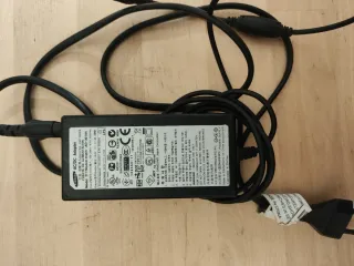 Cargador Samsung AD-3014N 14V 2.14A 30W