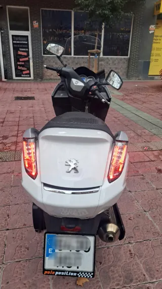Scooter Peugeot Satelis 125cc Blanca 2013