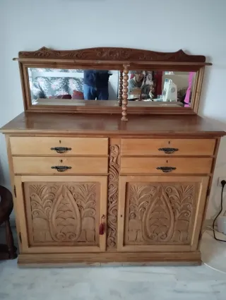 Mueble de salón de madera