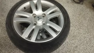 Llanta Mitsubishi 205/45 R16