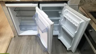 1 Congelador y 2 frigoríficos.