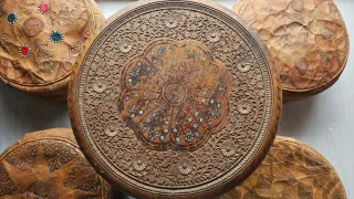 Mesa y 4 puffs marroquíes