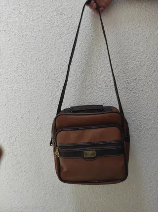 Juego de maleta, bandolera y neceser de viaje