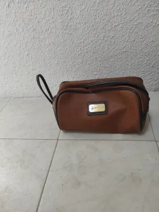 Juego de maleta, bandolera y neceser de viaje